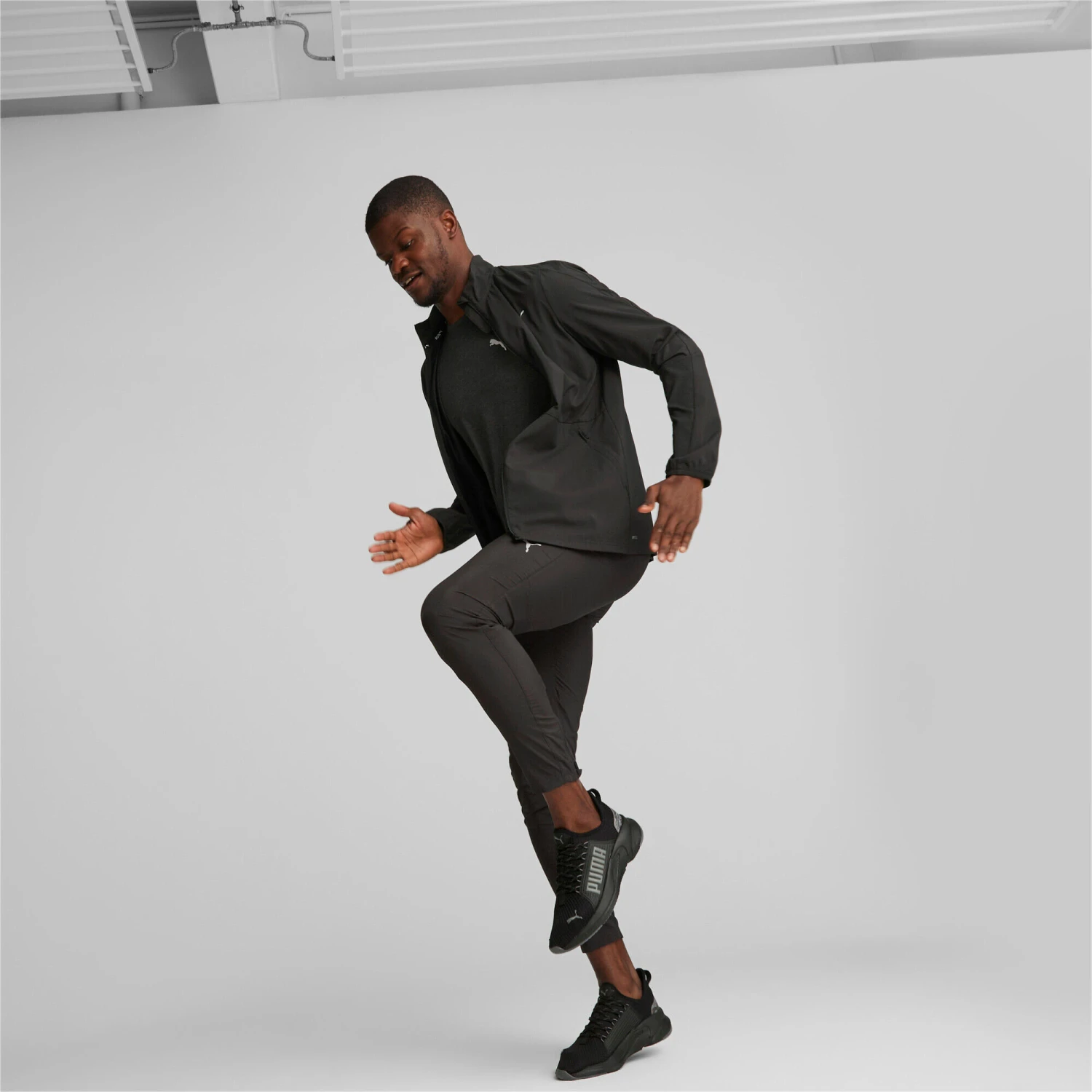 PUMA Mens Run Favourite Tapered Running Pants - Image 4