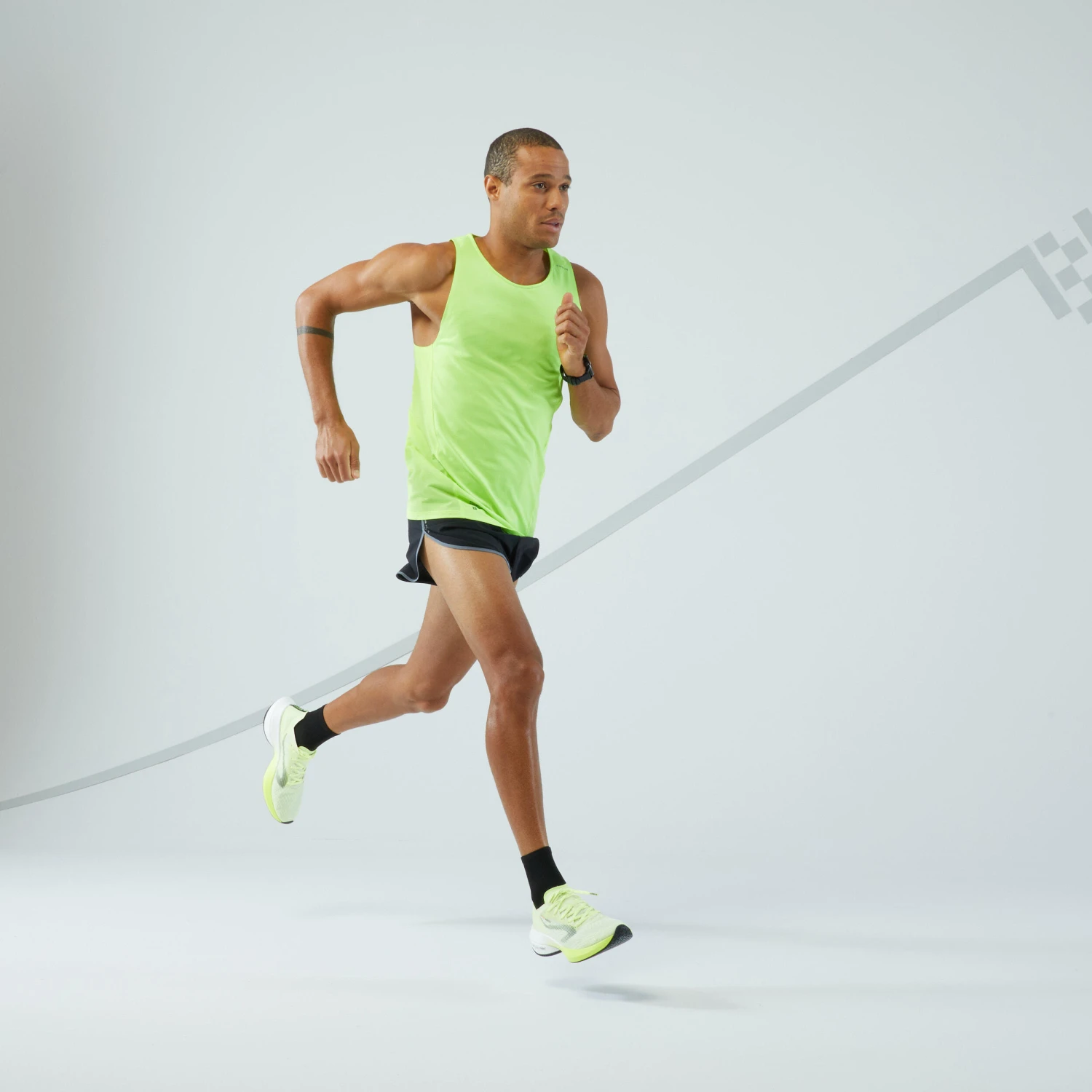 KIPRUN MEN'S BREATHABLE RUNNING TANK TOP - Image 7